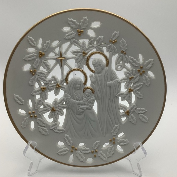 Vintage Lenox Bisque Porcelain Holy Family Christmas Plate - Picture 1 of 14